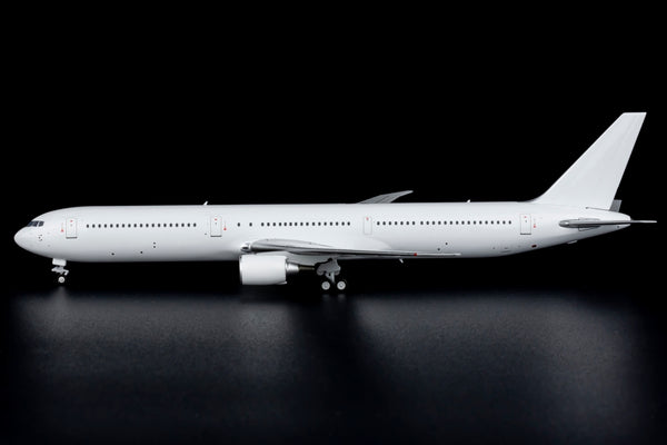NG Models 1:400 Blank Boeing 767-400ER 18000 - DGPilot