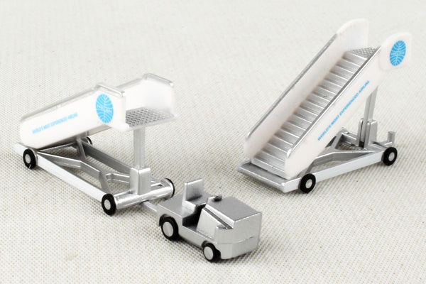 Herpa 1:200 Pan Am Passenger Stairs (2x) with Tractor (Globe Logo