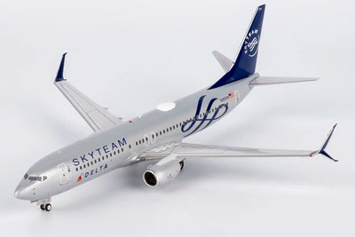 NG Models 1:200 Delta Air Lines Boeing 737-800/w N381DN (Skyteam, first B738 with split scimitar winglets for DL) 08013