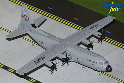 GeminiJets 1:200 U.S. Air Force Lockheed C-130J Hercules 05 8158 "Flying Jennies" (Keesler AFB, upgraded stand) G2AFO1473 PRE-ORDER
