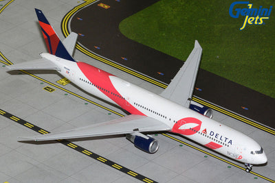 GeminiJets 1:200 Delta Air Lines Boeing 767-400ER N845MH ("BCRF" breast cancer red ribbon) G2DAL1446