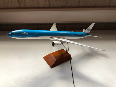 GeminiJets 1:200 KLM - Royal Dutch Airlines Boeing 777-300ER PH-BVN (New livery) G2KLM534 PRE-OWNED