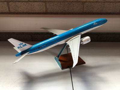 GeminiJets 1:200 KLM - Royal Dutch Airlines Boeing 777-300ER PH-BVN (New livery) G2KLM534 PRE-OWNED