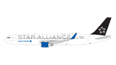 GeminiJets 1:200 United Airlines Boeing 767-300ER N653UA (Star Alliance) G2UAL1379