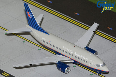 GeminiJets 1:200 United Airlines Boeing 737-500 N936UA (Battleship livery) G2UAL312