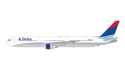 GeminiJets 1:400 Delta Air Lines Boeing 767-400ER N829MH (Colors In Motion) GJDAL2158