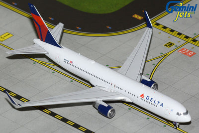 GeminiJets 1:400 Delta Air Lines Boeing 767-300ER(W) N199DN GJDAL2363