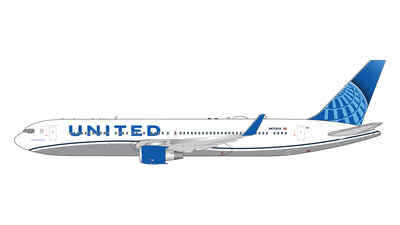GeminiJets 1:400 United Airlines Boeing 767-300ER N670UA GJUAL2227