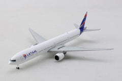 LATAM ラタム航空 B777-300ER 1/200 LATAM ラタム航空 B777-300ER 1/200 LATAM ラタム航空 B777-300ER 1/200