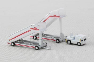 Herpa Wings 1:200 TWA Passenger Stairs (2x) with Tractor (Historic) HE573122