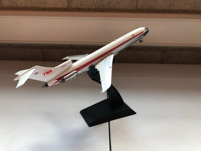 Inflight200 1:200 TWA Boeing 727-200 N12304 (Double Globe livery) IF722TW02 PRE-OWNED