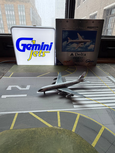 GeminiJets 1:400 Delta Air Lines DC-8-11 N801E GJDAL367 RARE