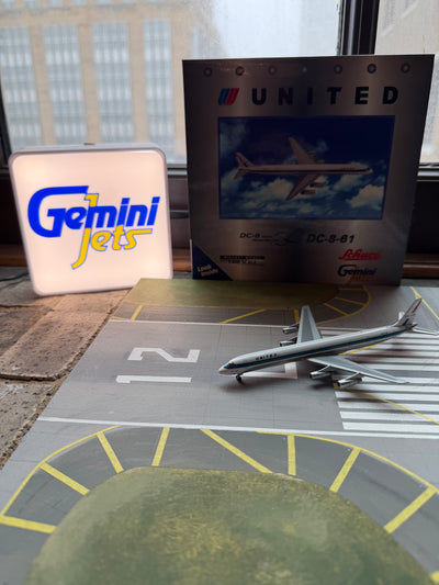 GeminiJets 1:400 United Airlines DC-8-61 N8073U Art.-Nr.355 7427 Schuco RARE