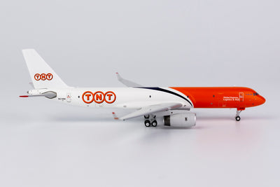 NG Models 1:400 TNT Tupolev Tu-204-120S SU-EAG 40010