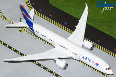 GeminiJets 1:200 LATAM Airlines Boeing 787-9 CC-BGM G2LAN1095