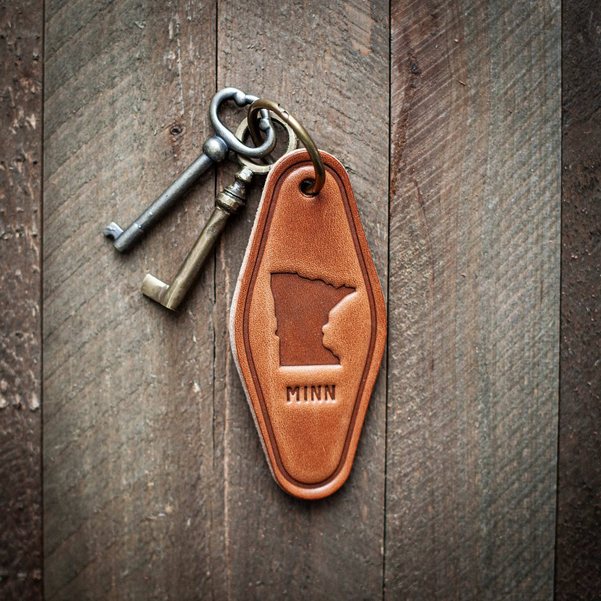 Motel-Style Leather Keychain - Minnesota - DGPilot