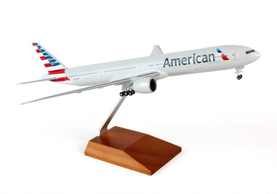 Skymarks 1:200 American 777-300ER w/Gear & Wood Stand SKR5041