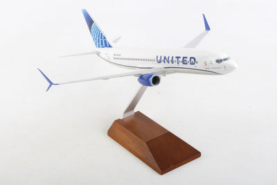 Skymarks 1:130 United Boeing 737-800 w/ Landing Gear & Stand SKR5166